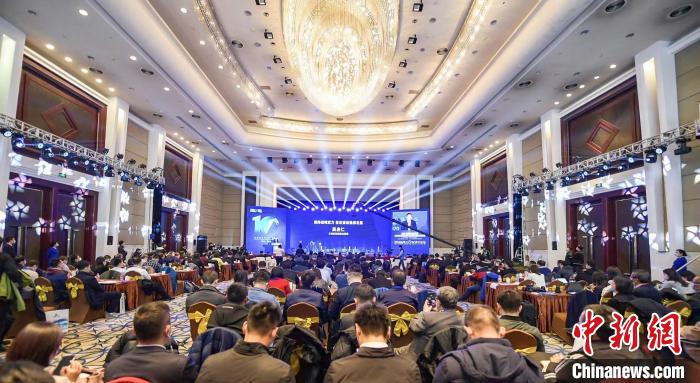27日下午,“2020能源轉(zhuǎn)型論壇暨第十屆全球新能源企業(yè)500強(qiáng)峰會”在山西太原舉行。《中國能源報》社供圖 圖 攝